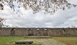 Dimitravo dvaras: permainingos XX a. istorijos liudininkas