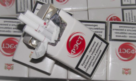 Garažuose Klaipėdoje pasieniečiai aptiko beveik 4800 pakelių cigarečių