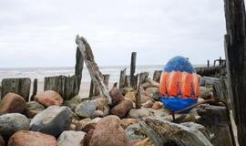 Palangos J. Basanavičiaus gatvė įspūdingo dydžio margučiais dėl koronaviruso nepasipuoš