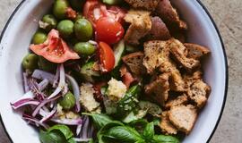 Po Velykų liko duonos? 10 sumanių ir netikėtų būdų, kaip ją panaudoti