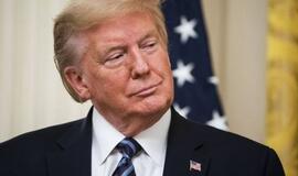 D. Trumpas teigia turįs įrodymų apie COVID-19 ryšį su Uhano laboratorija