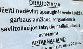 Gyvenimas ne tik pro langą: Į kavinę - su LR konstitucija rankose