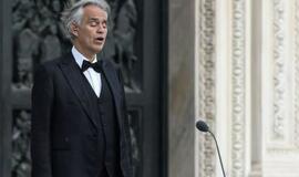 Italų tenoras A. Bocelli pranešė persirgęs COVID-19