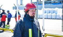 Po sprogimo gamykloje budi tarnybos: rizika išlieka