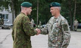 Dragūnų batalione į atsargą išlydėti kariai