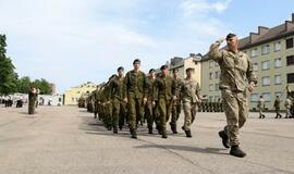 Dragūnų batalione į atsargą išlydėti kariai