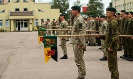 Dragūnų batalione į atsargą išlydėti kariai