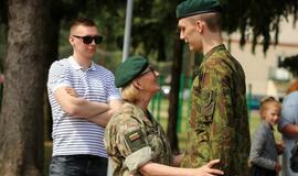 Dragūnų batalione į atsargą išlydėti kariai