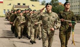 Dragūnų batalione į atsargą išlydėti kariai