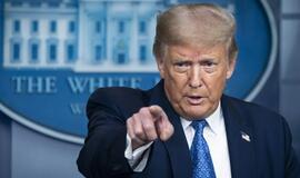 D. Trumpas pasirengęs būti pirmasis, kuriam bus suleista vakcina nuo koronaviruso