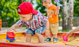 Nesusipratimas dėl darželių