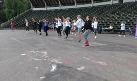 Gamtos ir sporto mylėtojai švarino Vasaros estrados apylinkes