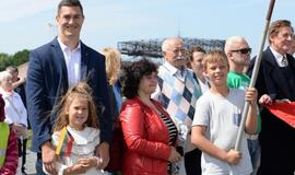 Piliavietėje iškilmingai pakelta valstybės vėliava