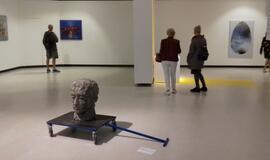 Lankytojams pristatyta paroda „Vakarų vėjai’20: (Ne)priklausomi“