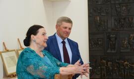 Atidaryta jubiliejinė Sofijos Kanaverskytės dekoratyvinių vėliavų paroda