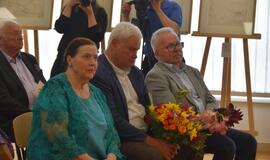 Atidaryta jubiliejinė Sofijos Kanaverskytės dekoratyvinių vėliavų paroda