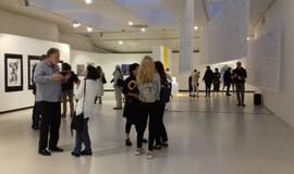 Lankytojams pristatyta paroda „Vakarų vėjai’20: (Ne)priklausomi“