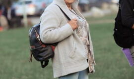 Senjorams karių pasisveikinimas su šūviu iš istorinio pabūklo