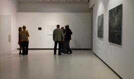 Lankytojams pristatyta paroda „Vakarų vėjai’20: (Ne)priklausomi“