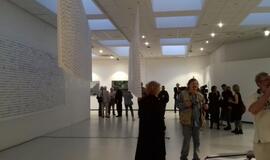 Lankytojams pristatyta paroda „Vakarų vėjai’20: (Ne)priklausomi“