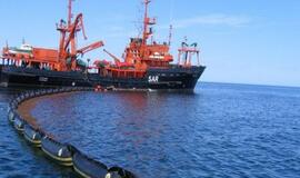 Kariuomenė skuba į pagalbą šalinti pastebėtą teršalų dėmę Baltijos jūroje