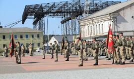 Iškilmingai pagerbė vėliavą