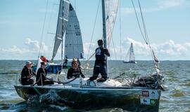 Trečiasis „Kuršių marių regatos“ etapas išprovokavo įgulas agresyviai sportinei kovai