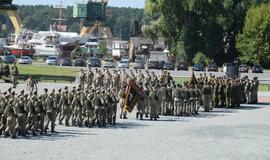 Iškilmingai pagerbė vėliavą