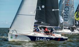 Trečiasis „Kuršių marių regatos“ etapas išprovokavo įgulas agresyviai sportinei kovai