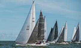 Trečiasis „Kuršių marių regatos“ etapas išprovokavo įgulas agresyviai sportinei kovai