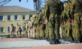 Iškilmingai pagerbė vėliavą