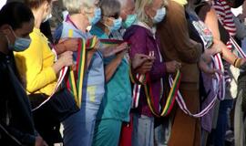 Palangoje – gyvoji grandinė