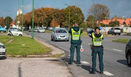 Policininkai baudė neblaivius vairuotojus ir dviratininkus