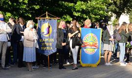 "Kad ir su dujokaukėmis, tik ne nuotoliniu būdu"