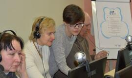 Ką internete veikia senjorai?