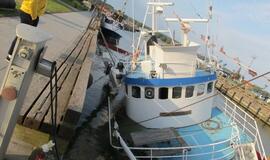 Naktį Dangėje pradėjo skęsti laivas