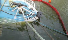 Naktį Dangėje pradėjo skęsti laivas