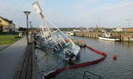 Naktį Dangėje pradėjo skęsti laivas