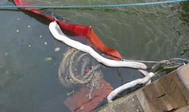 Naktį Dangėje pradėjo skęsti laivas