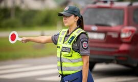 Suvestinė: sukčius įsigijo elektrinį paspirtuką, iš automobilio pavogtas kompiuteris ir apgadintas automobilis