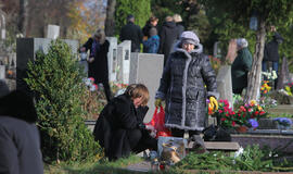 Valdžia, medikai ragina susilaikyti nuo susibūrimų Vėlinių savaitgalį