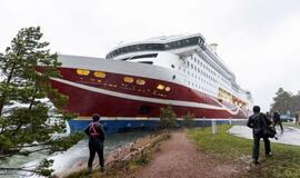 Baltijos jūroje ant seklumos užplaukęs suomių keltas nutemptas, plaukia į uostą