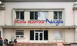 Bandys atgaivinti kino teatrą „Naglis“