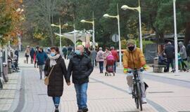 COVID-19 rekordai negąsdino - draudimai apeiti gudraujant