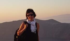 Apleistus vaikus gelbėjanti Indra iki šiol pamena prie žemės prišalusią kelių mėnesių mergytę