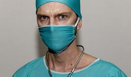 Koronavirusu šiuo metu užsikrėtę 2476 medikai