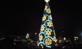 Kretingoje – Kalėdų pasaka ant istorinių miesto pastatų