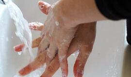 Naujų COVID-19 atvejų skaičius perkopė 2 tūkst.