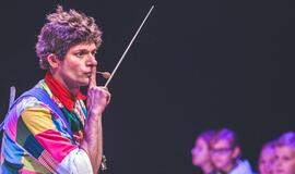 Nenuorama Karlsonas atvyksta į mažųjų klausytojų namus