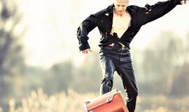 Perkusininkas Gintas Gascevičius Ginc pristato naują 13 minučių ir 13 sekundžių trukmės video klipą, kurio garsą  įrašė vien tik su metronomais